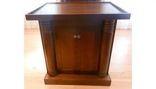 Bimah-Shem Tov bimah front