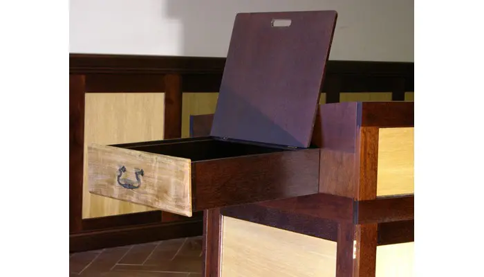 Bimah with side drawer