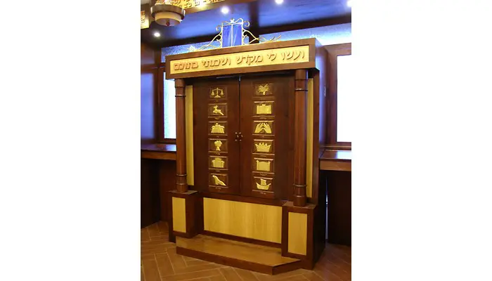 Synagogue Aron Kodesh Toronto