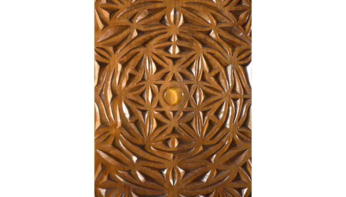 Curved carved door aron kodesh