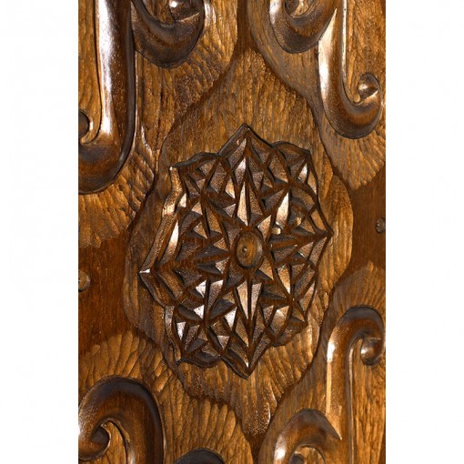 carving of doors on carved columns aron kodesh with curved base