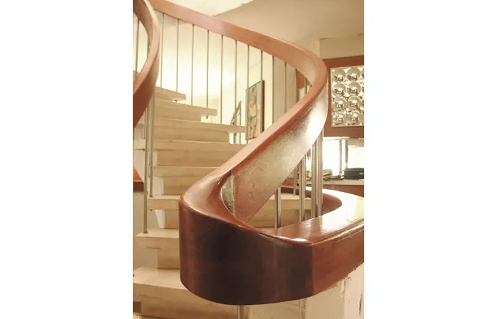 Curved Banister - Image 2