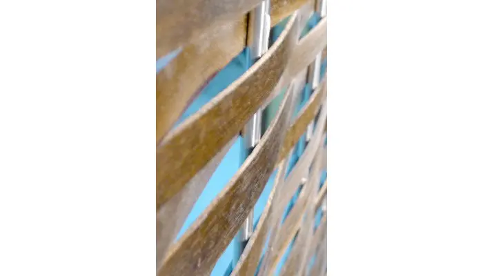 wood and metal mechitza weaves
