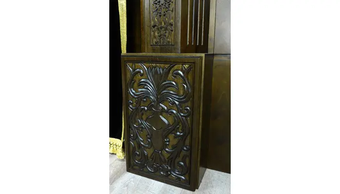 toronto aron kodesh with carved base