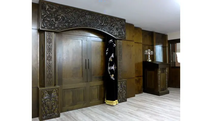 toronto Poldium and carved aron kodesh